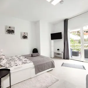  Apartment Fantastico Apartments Ruhige Top-Lage, Balkon Oder Terrasse, Gratis Parkplatz & Klimaanlage, Ideal Fuer Paare Und Alleinreisende